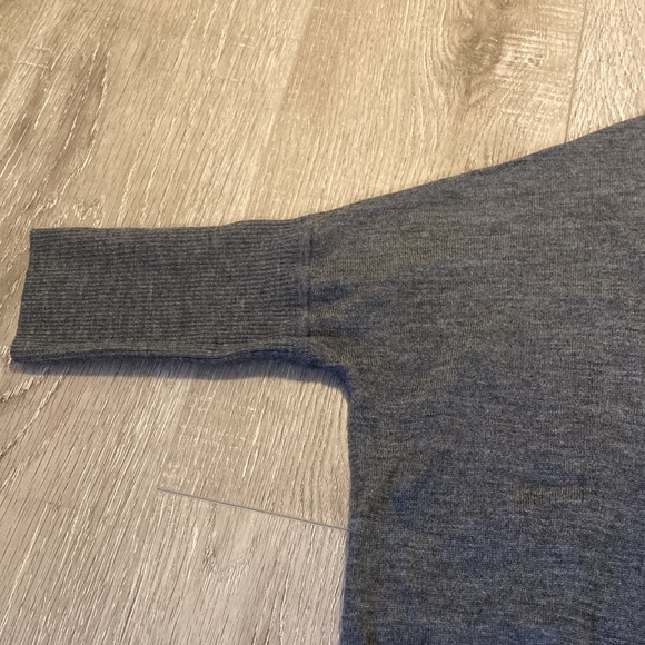 EUC Anthropologie Gray Wool Knit Sweater Size Small - Picture 3 of 9